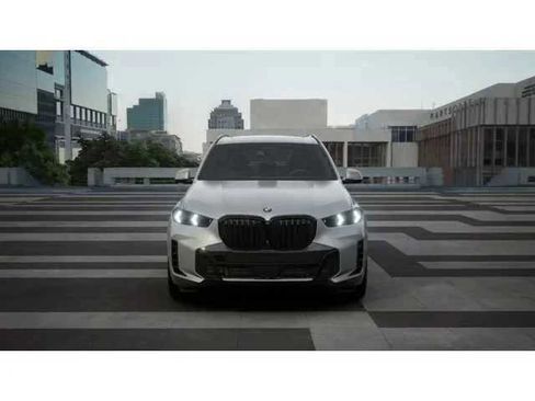 New 2026 BMW X5 sDrive40i RWD image 3