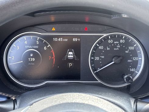 Certified 2024 Nissan Versa SV FWD image 10