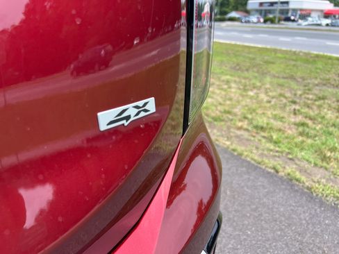 Used 2024 Kia Telluride EX w/ EX Captain's Chair Package AWD/4WD image 5