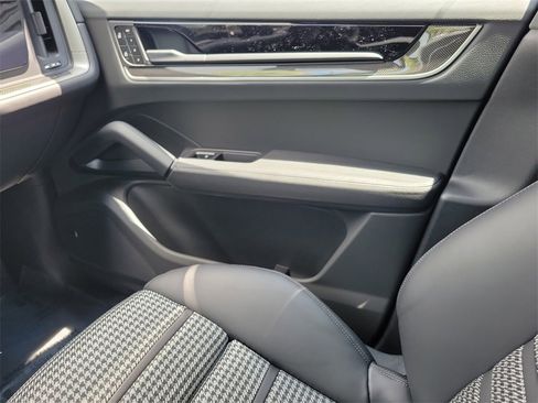 New 2026 Porsche Cayenne Coupe image 23