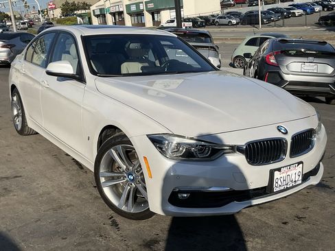 Used 2017 BMW 330e image 1
