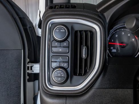 Used 2022 Chevrolet Silverado 2500 LT w/ Fleet Comfort Package image 23