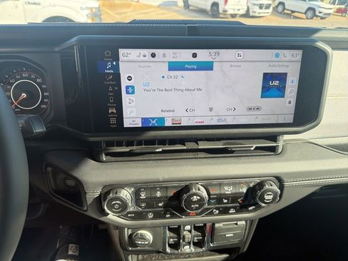 Used 2024 Jeep Wrangler Sahara w/ Technology Group image 10