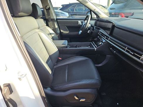 Used 2025 Hyundai Santa Fe Limited image 8