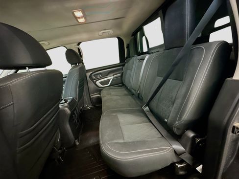 Used 2018 Nissan Titan SV w/ SV Convenience Package AWD/4WD image 29