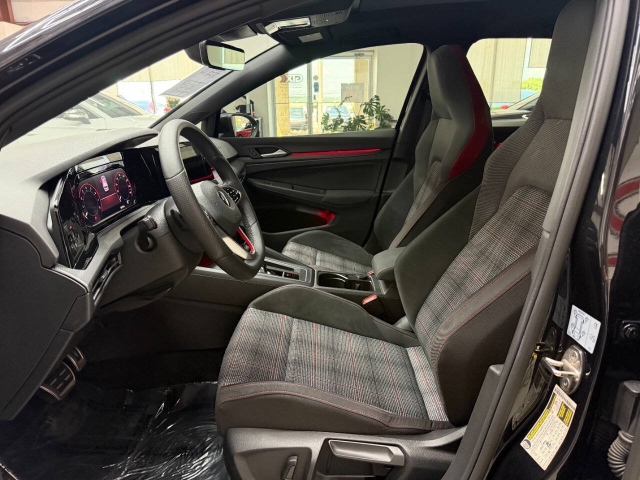 Used 2022 Volkswagen GTI SE FWD image 11