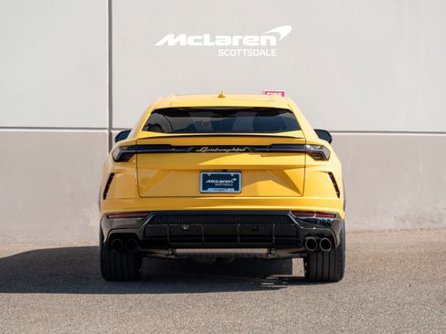 Used 2021 Lamborghini Urus image 5