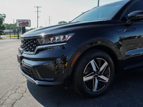 Used 2022 Kia Sorento S w/ Panoramic Sunroof Package FWD image 18