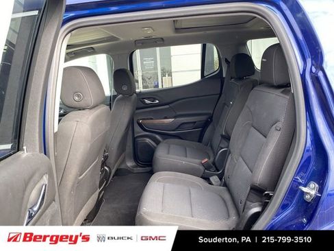 Certified 2023 GMC Acadia SLE w/ Driver Convenience Package image 15