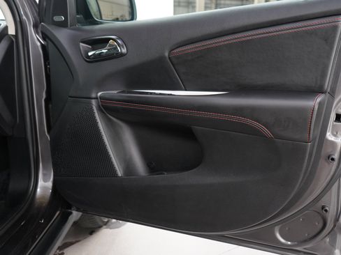 Used 2019 Dodge Journey GT w/ Driver Convenience Group AWD/4WD image 9