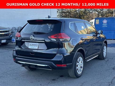 Used 2017 Nissan Rogue S image 2