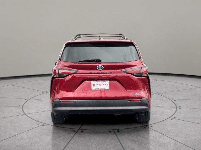Certified 2022 Toyota Sienna LE FWD image 5