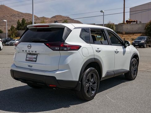 New 2026 Nissan Rogue SV FWD image 4