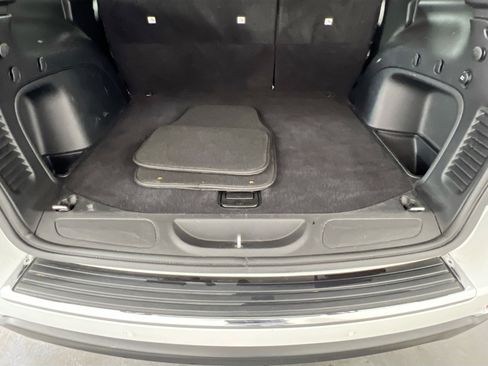 Used 2022 Jeep Grand Cherokee Limited image 25