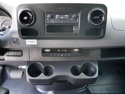 Used 2021 Mercedes-Benz Sprinter 3500 image 17