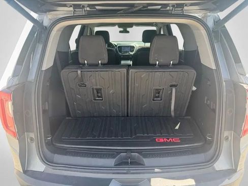 Used 2021 GMC Acadia SLE w/ Driver Convenience Package FWD image 27