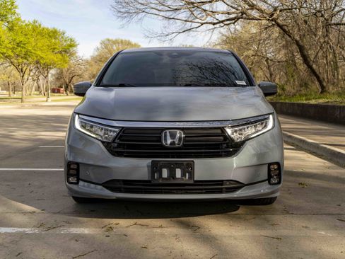 Used 2024 Honda Odyssey Elite image 3