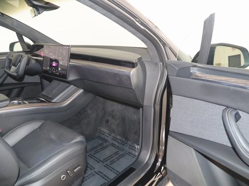 Used 2022 Tesla Model X image 51