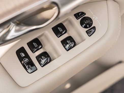 Used 2026 Volvo XC90 T8 Ultra w/ Protection Package Premier image 32