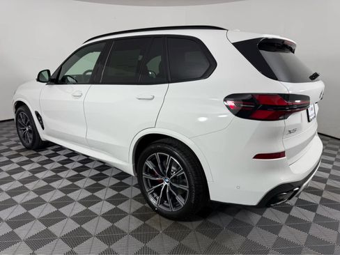 New 2026 BMW X5 xDrive40i w/ M Sport Package AWD/4WD image 5