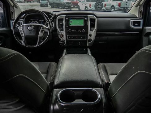 Used 2017 Nissan Titan SV AWD/4WD image 24