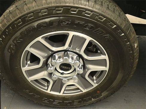 Used 2025 Ford F350 Lariat image 16