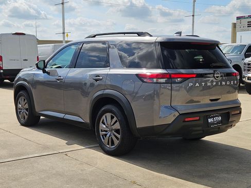 Used 2025 Nissan Pathfinder SV FWD image 7