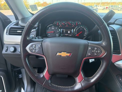 Used 2020 Chevrolet Suburban LT image 11