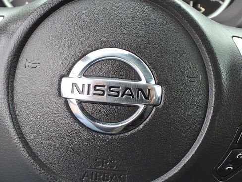 Certified 2017 Nissan Sentra SV image 9