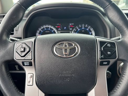 Used 2019 Toyota 4Runner SR5 AWD/4WD image 11