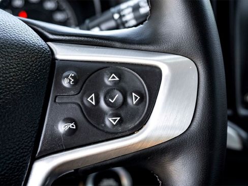 Used 2024 GMC Terrain SLT image 20