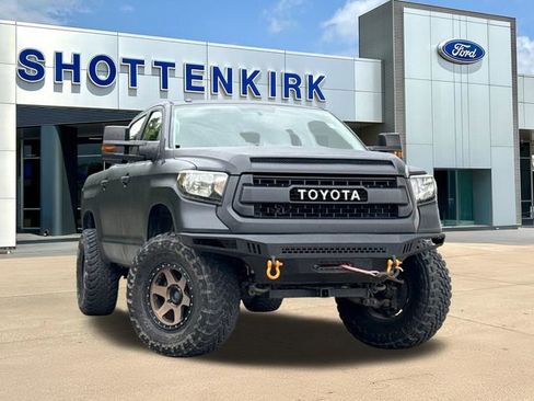Used 2016 Toyota Tundra SR5 w/ SR5 Upgrade Package image 1