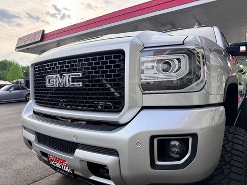 Used 2017 GMC Sierra 2500 Denali w/ Duramax Plus Package image 18