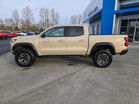 Used 2024 Chevrolet Colorado ZR2 w/ Technology Package image 2