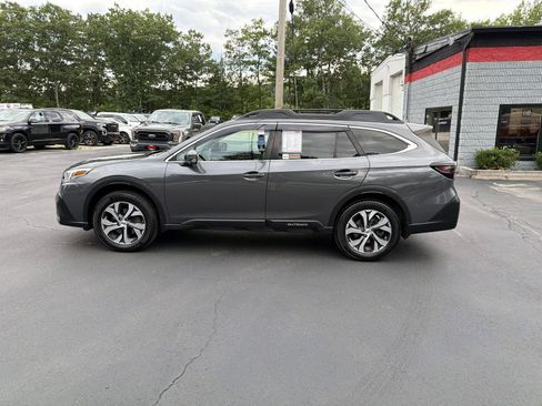 Used 2020 Subaru Outback Limited AWD/4WD image 2