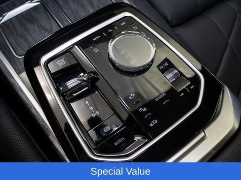 Used 2025 BMW 750e xDrive AWD/4WD image 20