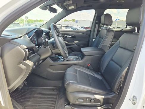 Used 2023 Chevrolet Traverse RS w/ LPO, Cargo Package AWD/4WD image 9