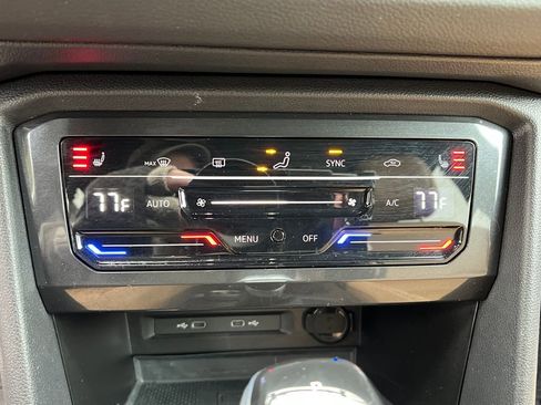 Used 2024 Volkswagen Tiguan SE R-Line image 17