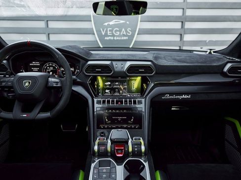 Used 2024 Lamborghini Urus Performante AWD/4WD image 57