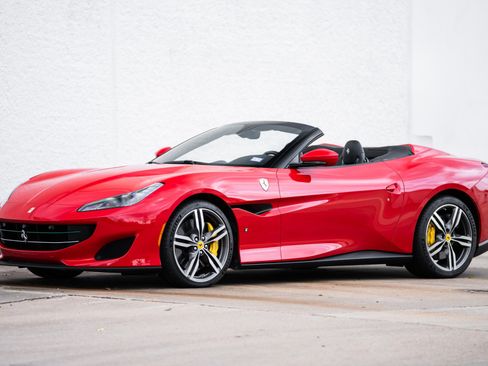 Used 2019 Ferrari Portofino image 12
