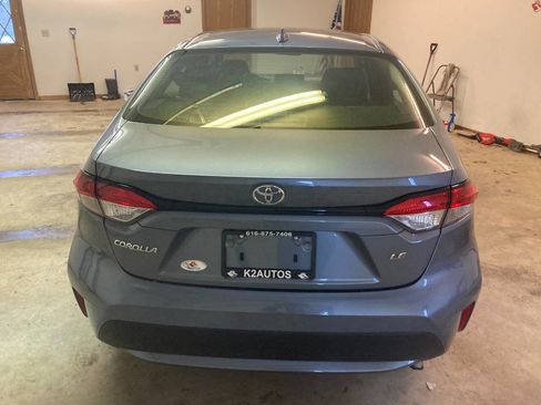 Used 2021 Toyota Corolla LE image 9