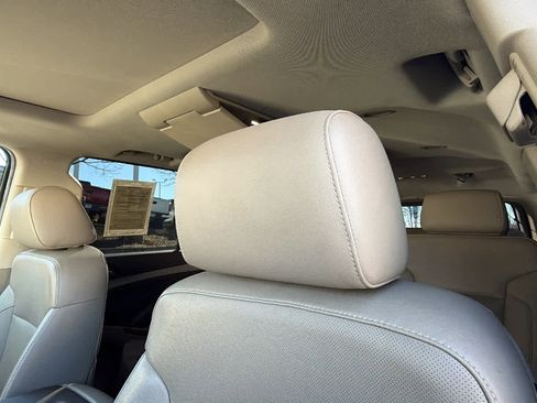 Used 2016 Chevrolet Suburban LTZ image 11