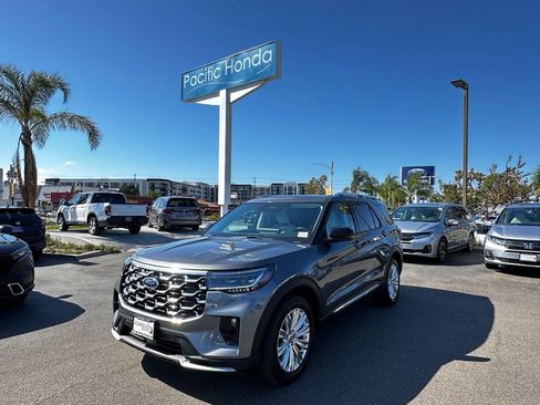 Used 2025 Ford Explorer Platinum w/ LUX Leather Package AWD/4WD image 2