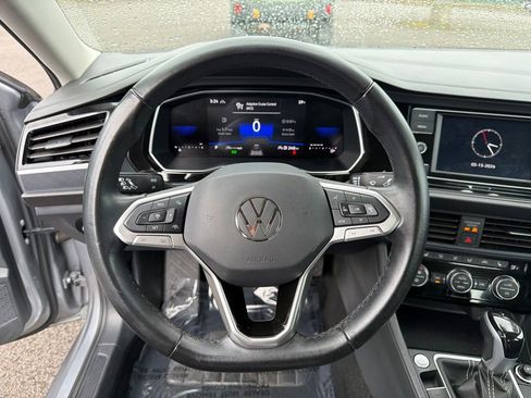 Used 2024 Volkswagen Jetta SE FWD image 21