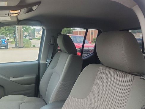 Used 2018 Nissan Frontier SV AWD/4WD image 10