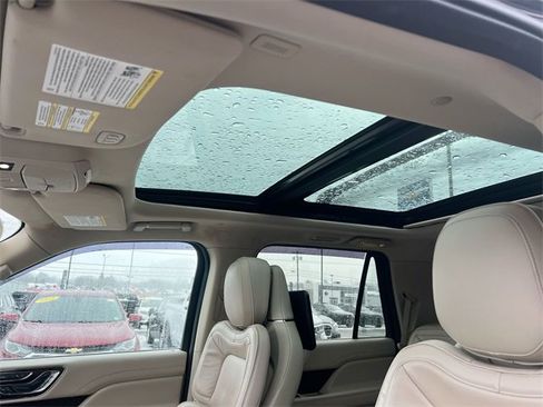 Used 2019 Lincoln Navigator Reserve image 19