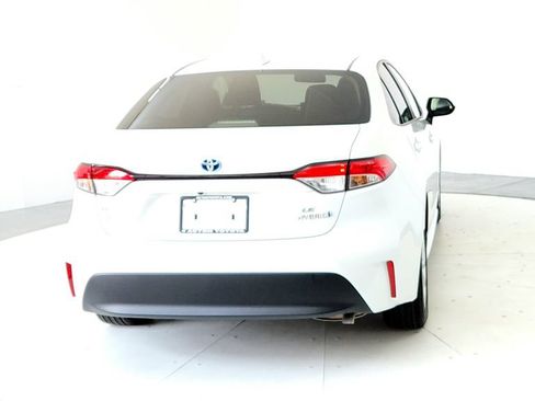 Used 2024 Toyota Corolla LE w/ LE Convenience Package AWD/4WD image 5