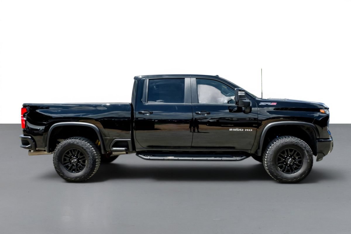 Used 2025 Chevrolet Silverado 2500 ZR2 w/ Technology Package AWD/4WD image 5