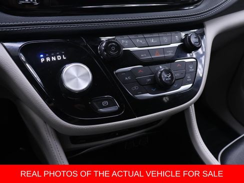 Used 2022 Chrysler Pacifica Limited w/ Uconnect Theater Family Group AWD/4WD image 6