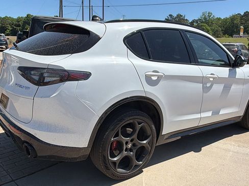 Used 2025 Alfa Romeo Stelvio Sprint AWD/4WD image 8
